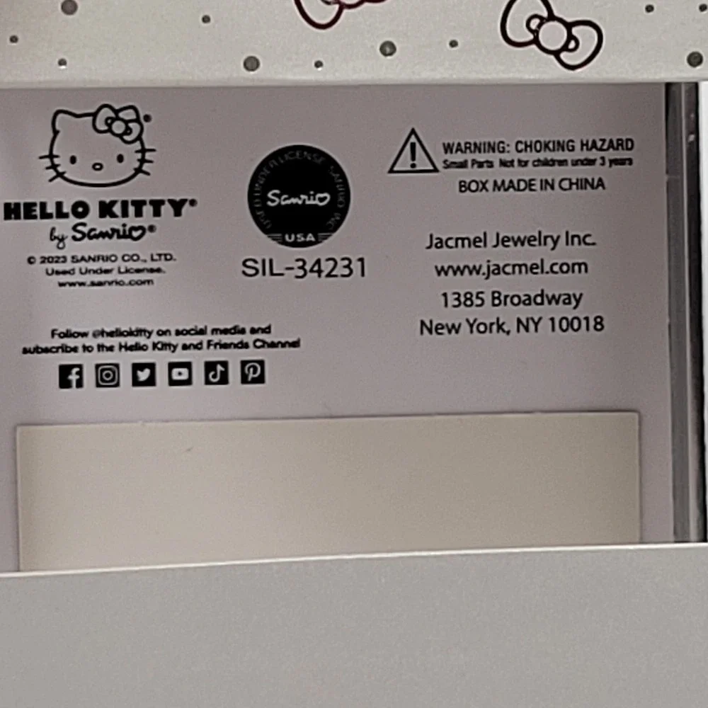 Hello Kitty Sanrio Kids Silver Plated Stud Earrings 2 Pair Set‎ Hearts Gift Box